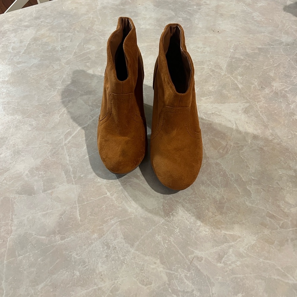 Diva Lounge Tan Heeled Boots View 3